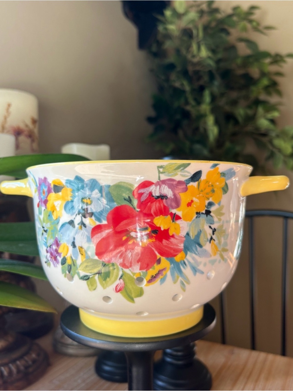 The Pioneer Woman Sweet Romance Blossoms Ceramic Berry Colander - Picture 6 of 6
